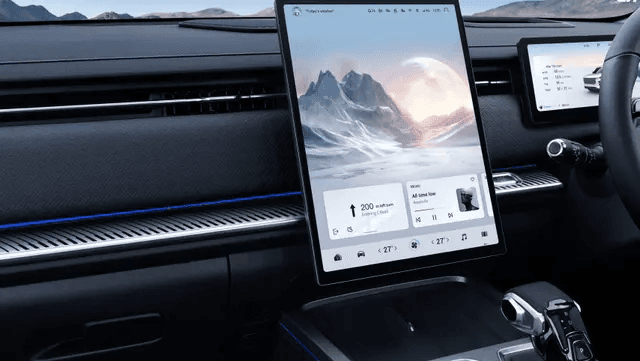 14.8 Screen with APPLE Carplay & Android Auto